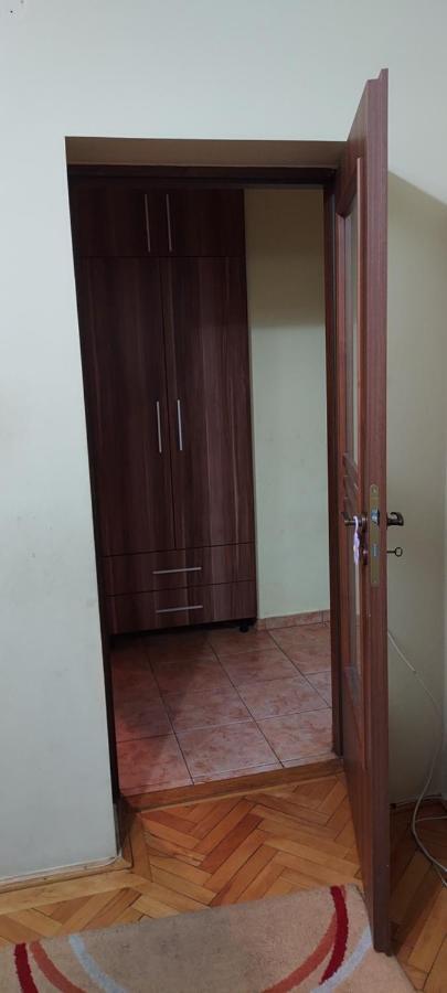 アラドApartament Gara Micaアパートメント エクステリア 写真